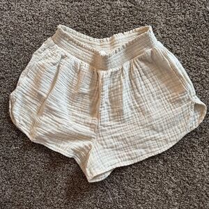 NWOT Aerie Cream Shorts